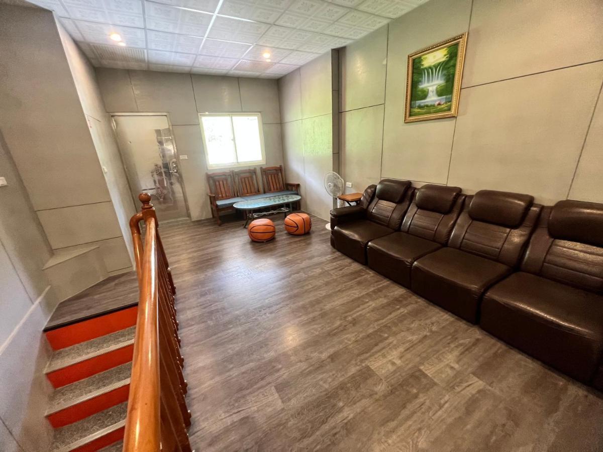 וולי Golden Flower Homestay מראה חיצוני תמונה